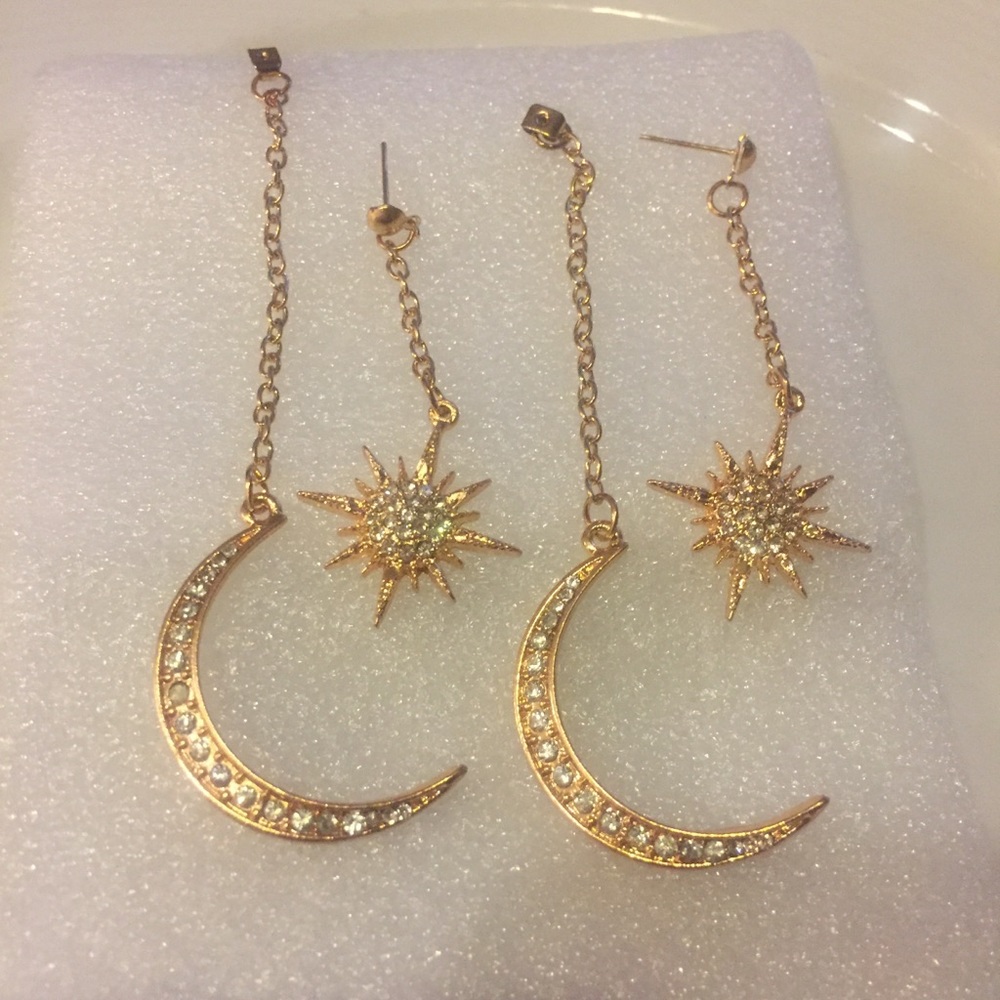 🌙 🌟 Lovely Boho crescent moon and star burst tassel earrings gold or silver - Picture 4 of 11